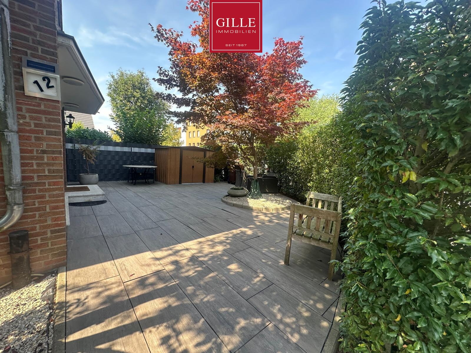 Neuss-Reuschenberg: Helle u. großzügige 3-Zim.-Whg mit Tageslichtbad, EBK u. Terrasse